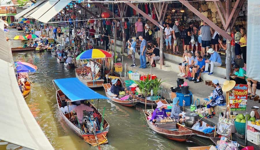 1-Day Trip: Floating Market & Railway Market by Toyota Camry - Timing, comfort, and small limitations