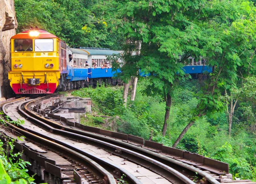 3-Day River Kwai, Floating Market and Erawan Waterfalls - Kanchanaburi hotel time and comfort differences