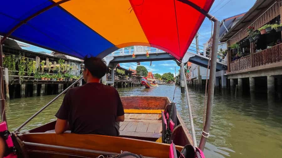 3 Hrs Private boat Tour Bangkok Floating Market by Flat Boat - Wat Pak Nam’s giant Buddha and Great Pagoda