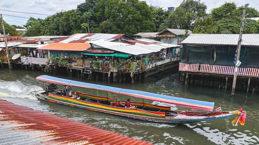 3 Hrs Private boat Tour Bangkok Floating Market by Flat Boat - The final temple view and flexible return