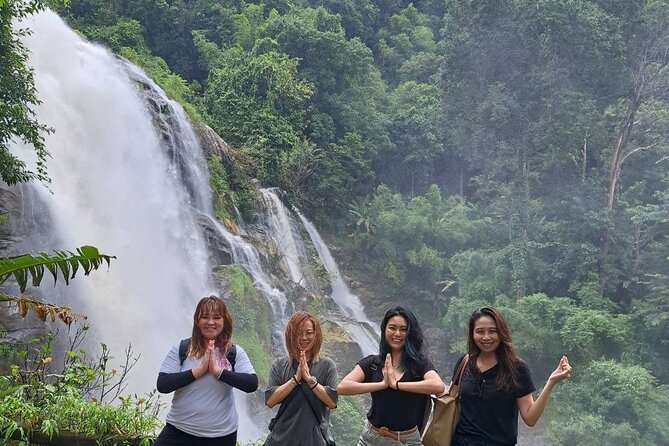 4 EXPERIENCES DAY TRIP. Sticky waterfalls, Elephants, Wat &Market - What lunch and transport add to the value