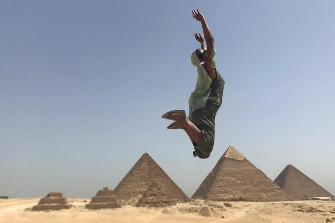 8-Hour Private Tour of the Pyramids,Museum and Bazaar including camel ride - What the private guide adds