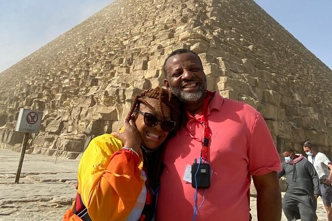 8-Hours private tour of Giza pyramids, Egyptian museum&Bazaar - Giza: three pyramids and the Great Sphinx