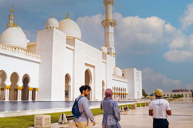 Abu Dhabi Sightseeing Tour: Sheikh Zayed Mosque, Heritage Village & Dates Market - Why this four-hour tour works well for a first look at Abu Dhabi