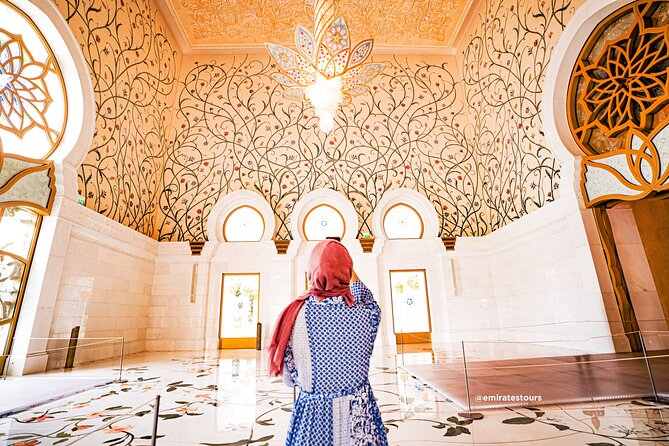 Abu Dhabi Sightseeing Tour: Sheikh Zayed Mosque, Heritage Village & Dates Market - Heritage Village gives you a short look at old Abu Dhabi