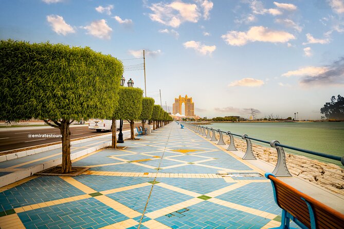 Abu Dhabi Sightseeing Tour: Sheikh Zayed Mosque, Heritage Village & Dates Market - Guides, transport, and the pace of the morning