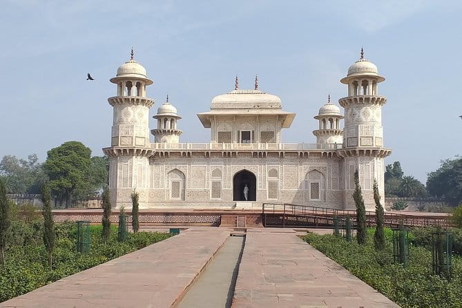 Agra Full Day City Tour with Walking Tour at Spice Market - A sunrise start at the Taj Mahal