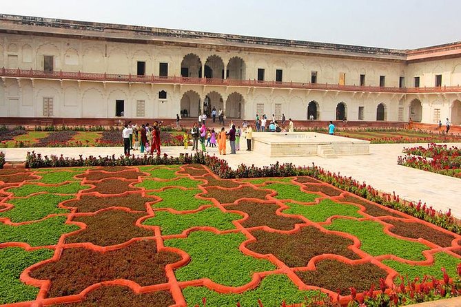Agra: Street Food and Walk Tour with Spice Market by Tuk-Tuk - Rawatpara Spice Market and Seth Gali snacks