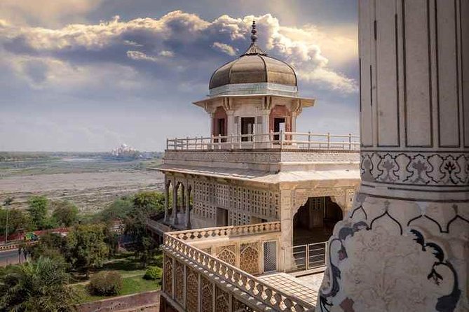 Agra: Street Food and Walk Tour with Spice Market by Tuk-Tuk - Hotel pickup makes the evening simple