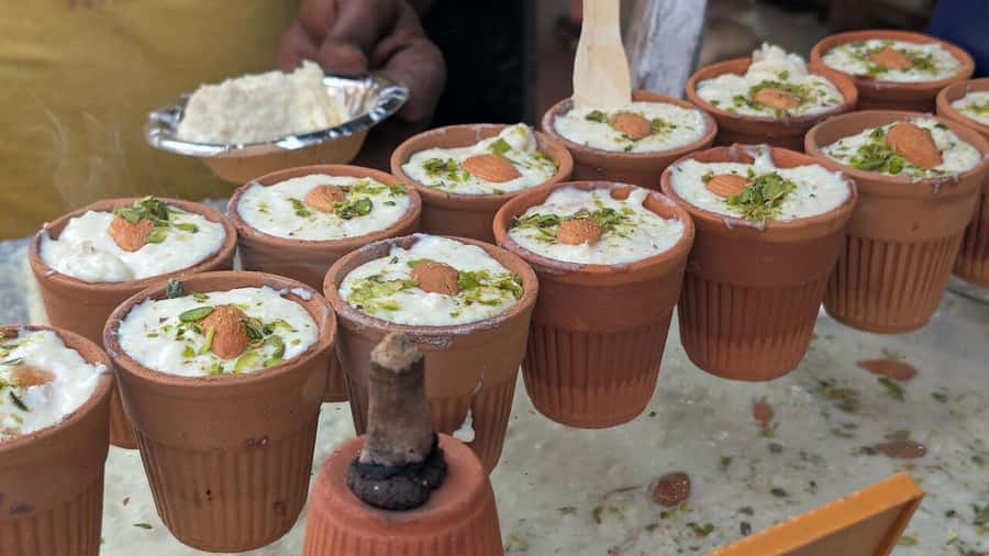 Agra: Street Food Tour with Spice Market on Tuk-Tuk Ride - Samosas, kachori, and the sweet finish