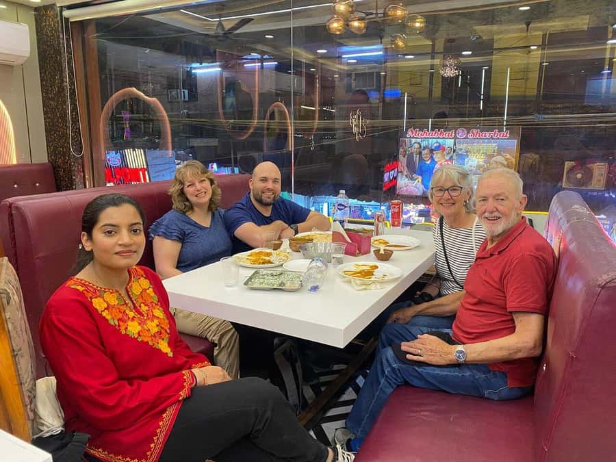 Agra: Street Food Tour with Spice Market on Tuk-Tuk Ride - Starting at the temple and Jama Masjid