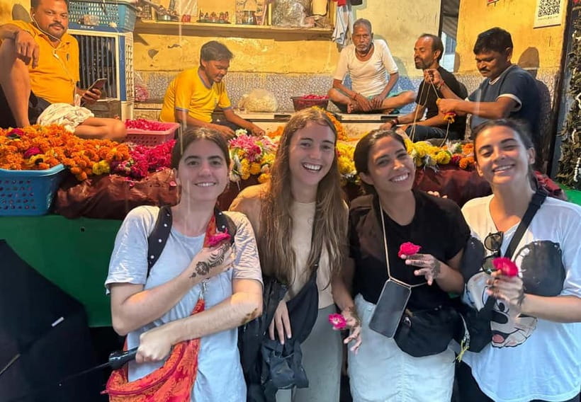 Agra: Street Food Walking Tour, Spice Market, & Tuk-tuk Ride - Mankameshwar Temple and local faith