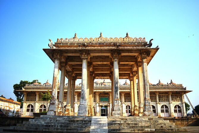 Ahmedabad Private City Tour Including Local Night Market - Hutheesing Jain Temple’s carved calm