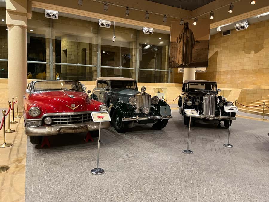 Al Masmak Fortress, Murabba Palace, and Souq Al Zal Tour - Souq Al Zal, where objects carry meaning