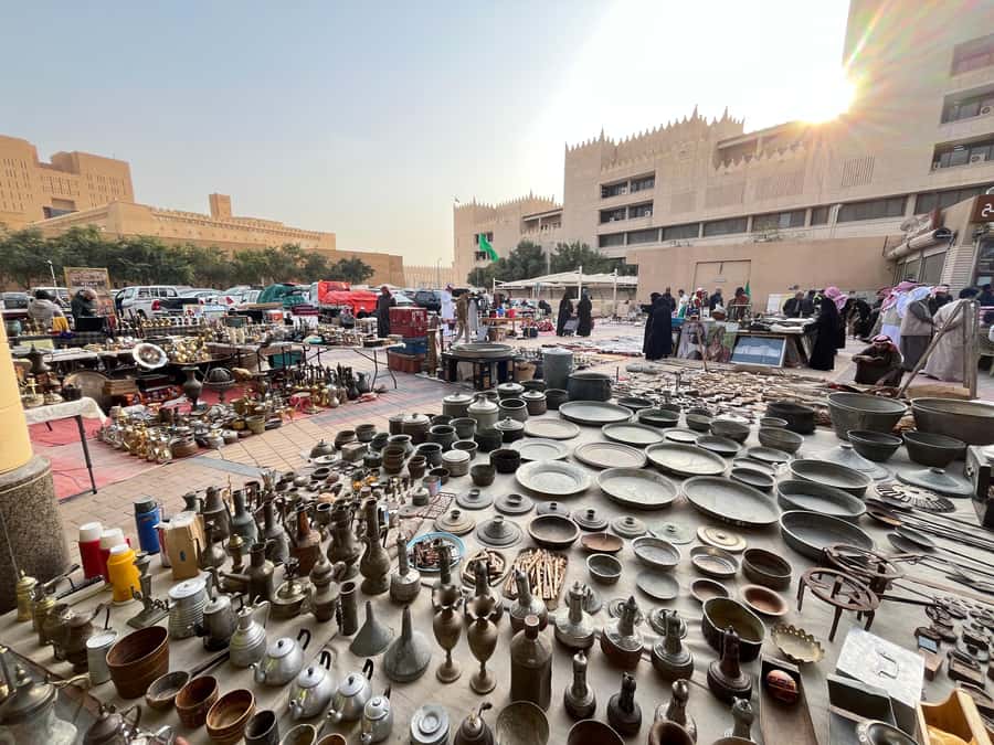 Al Masmak Fortress, Murabba Palace, and Souq Al Zal Tour - Meeting at the National Museum metro station
