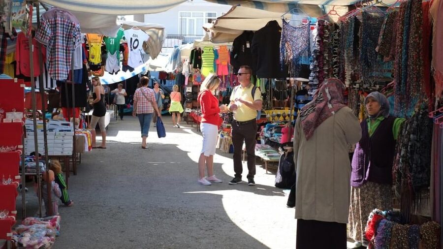 Alanya/Side: Manavgat River & Waterfall, Boat Tour, & Bazaar - Finding your way through the Manavgat bazaar