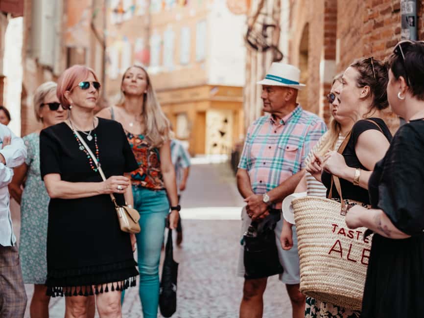 Albi: Food and Market Tour with Tastings and Historic Walk - The cocktail made by a Meilleur Ouvrier de France