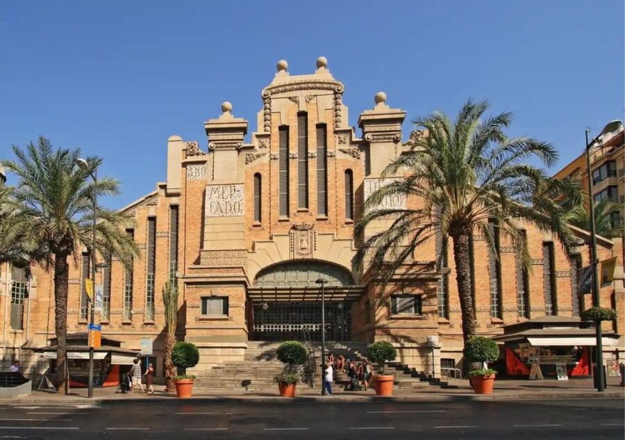 Alicante: Bullring and Central Market Gastronomic Tour - Walking to Alicante’s Central Market