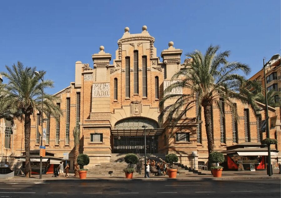 Alicante: Bullring and Central Market Gastronomic Tour - Two tapas and a drink: what to expect