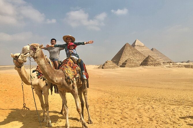All Inclusive Day tour 8hrs Pyramids, Egyptian Museum and Khan Al-Khalili bazaar - What the private guide adds