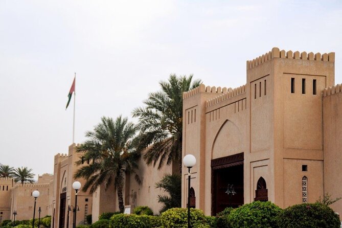 Amouage & Nizwa Full-Day Tour: Fort, Souq & Barakat Al Mouz - Lunch and the small comforts matter