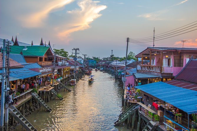 Amphawa Floating & Maeklong Railway Train Market Private Tour - The early-evening firefly boat