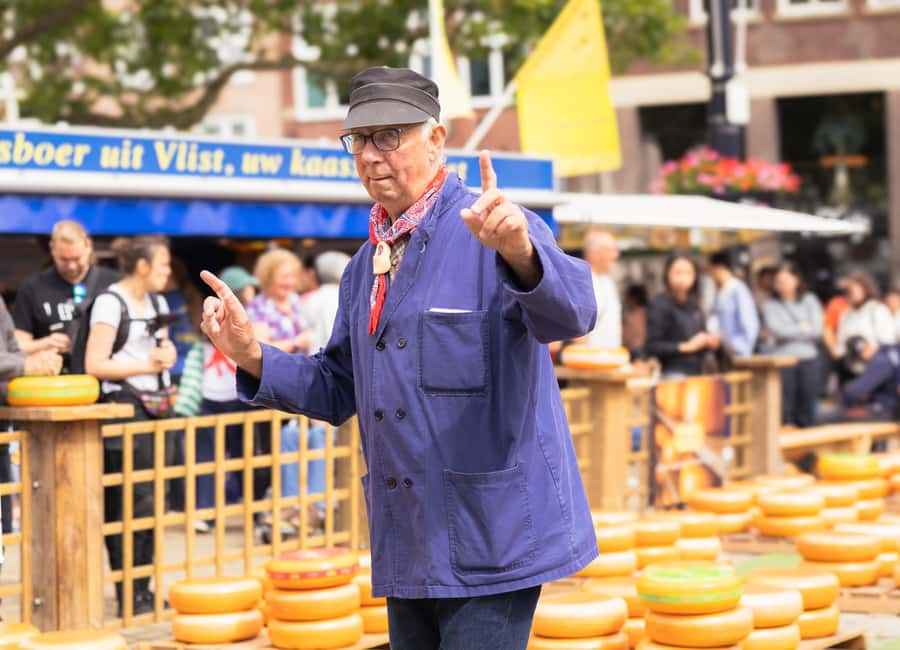Amsterdam: Traditional Cheese Market Tour to Alkmaar - Watching the cheese market in Alkmaar
