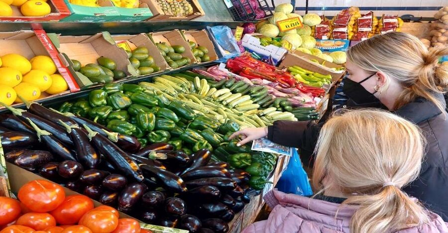 Athens: Cooking Class, Market Visit & Lunch at Local Tavern - Walking through Plaka and Monastiraki to the market