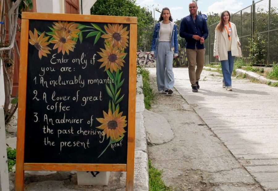 Athens: Food Tasting Tour in Plaka with Central Market Visit - Key points at a glance