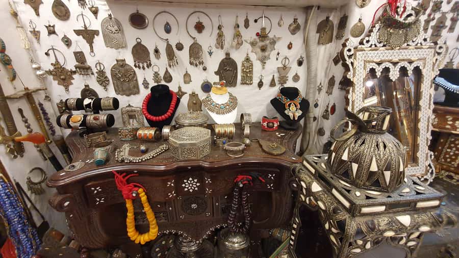 Authentic Moroccan Crafts Tour in the Marrakech Souks - Who will get the most from this tour