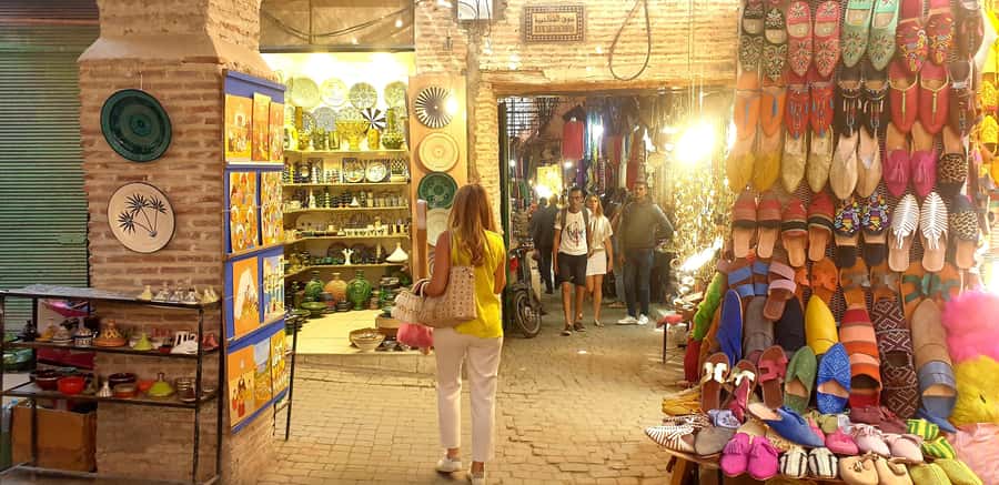 Authentic Moroccan Crafts Tour in the Marrakech Souks - Ordering a custom pair of sandals or a larger leather piece