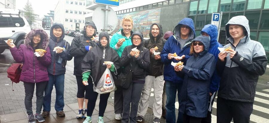 Authentic Reykjavik Food Tour with Flea Market Delights - The 15-minute tasting and the Reykjavik streets