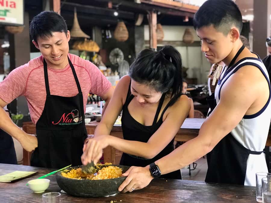 Bali: Balinese Cooking Class and Market Tour - Morning tea sets the class in motion