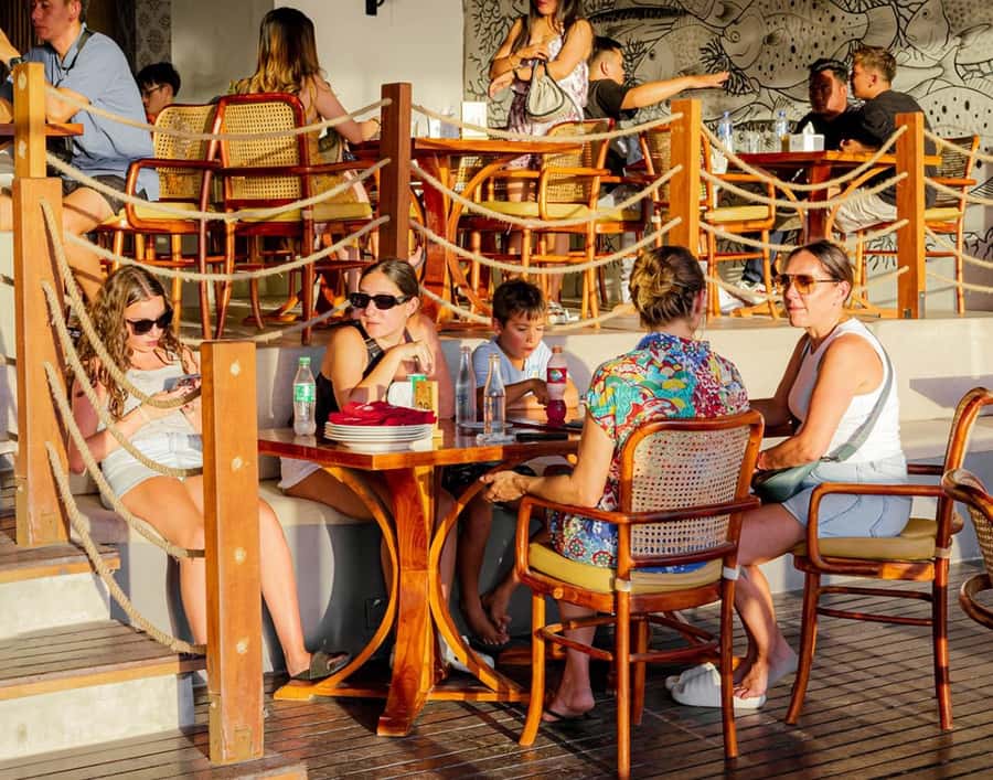 Bali: Jimbaran Seafood Market Tour with Sunset Dinner - Practical booking advice for a smoother evening