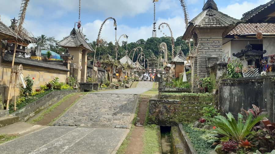 Bali: Penglipuran Village, Waterfall, and Night Market Tour - Why Penglipuran is the right first stop
