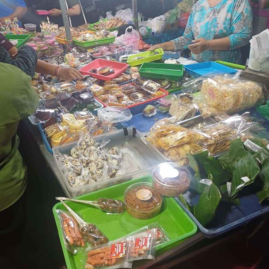 Bali: Penglipuran Village, Waterfall, and Night Market Tour - What the private guide adds