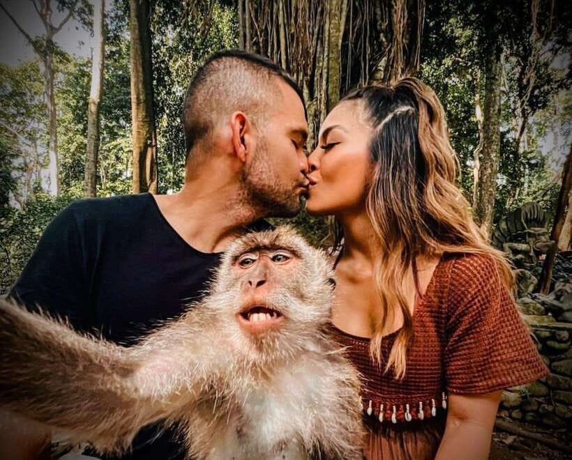 Bali: Ubud Monkey Forest, Coffee Plantation, and Market Tour - Tegenungan Waterfall before the crowds
