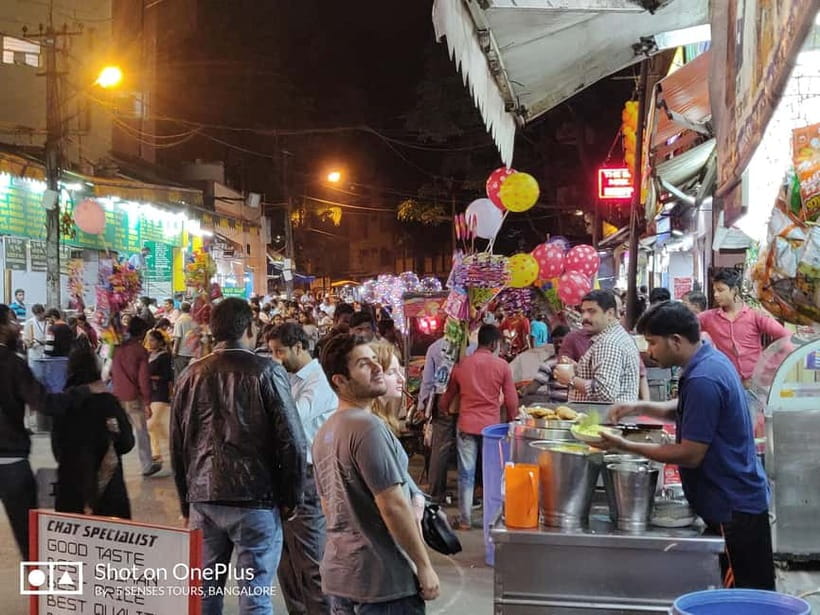 Bangalore: Food Street Walk and a colourful bazaar - VV Puram Food Street and the first savory bites