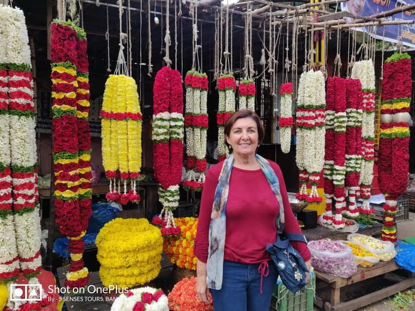 Bangalore: Food Street Walk and a colourful bazaar - Gulkund ice cream for the final course