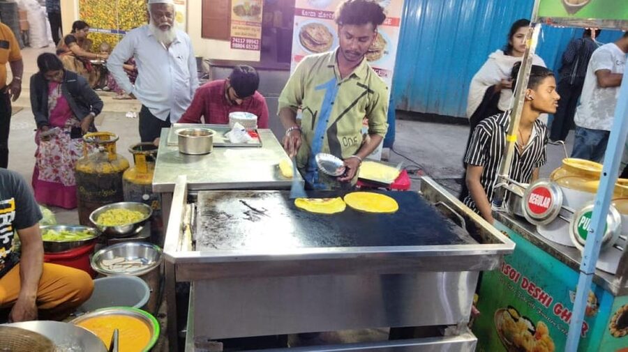 Bangalore- Food street walk and market visit in evening - Timing, weather, and comfort
