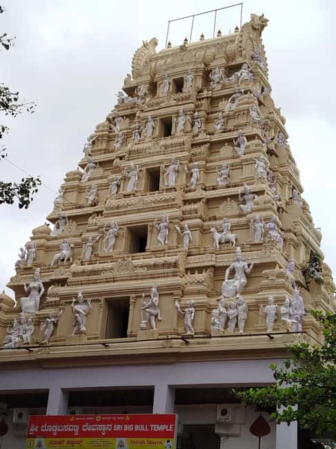 Bangalore Walking Tour KR Flower Market,Fort,Tippu palace - Starting at Tipu Sultan’s Summer Palace