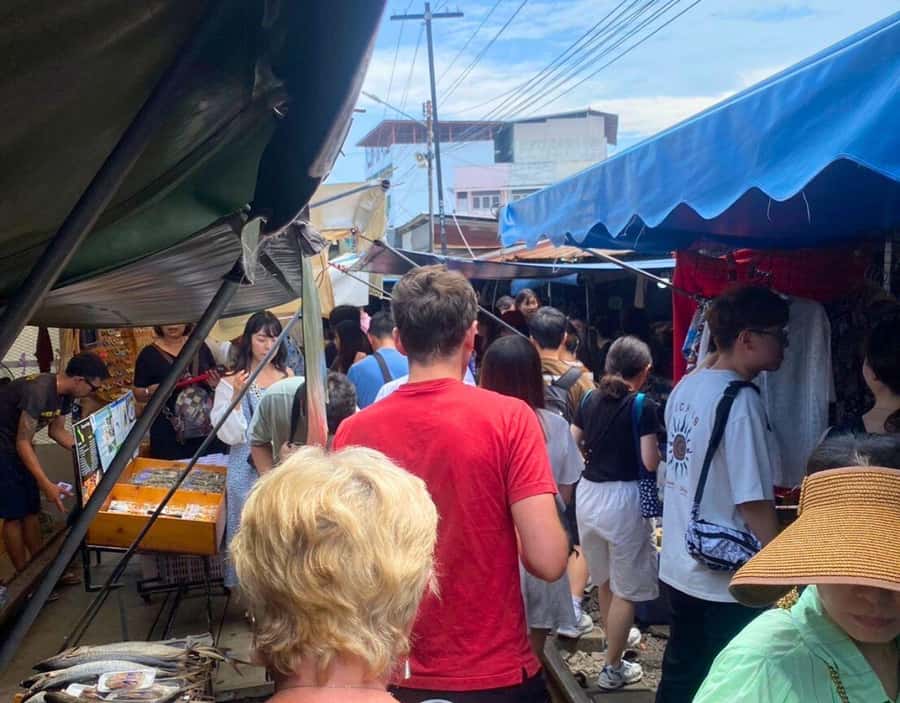 Bangkok: Amphawa Floating & Railway Markets Guided Day Tour - Amphawa after sunset