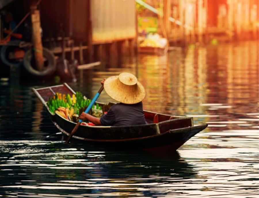 Bangkok: Amphawa Floating & Railway Markets Guided Day Tour - The guide can shape the day