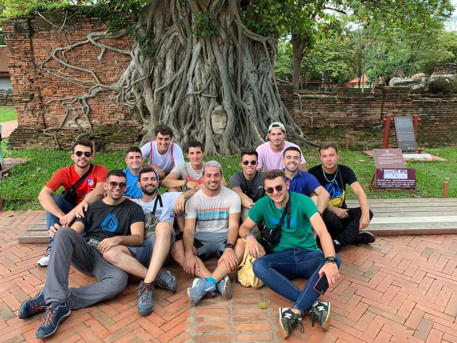 Bangkok: Ayutthaya & Local Market Tour In Spanish or English - Transport, pickup points, and the seven-hour schedule