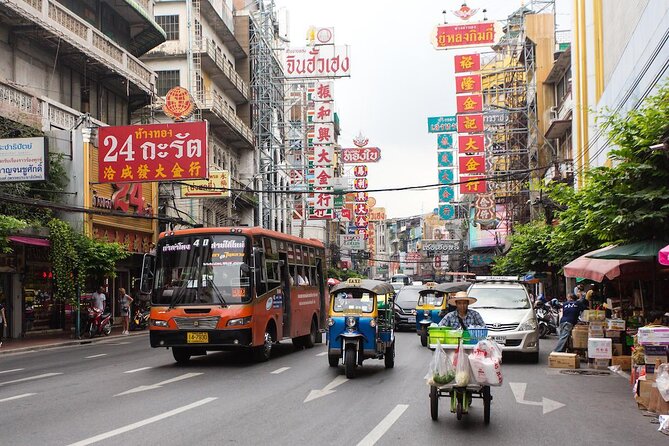 Bangkok by Night: Temples, Markets and Food Tuk-Tuk Tour - Why this Bangkok night tour works so well