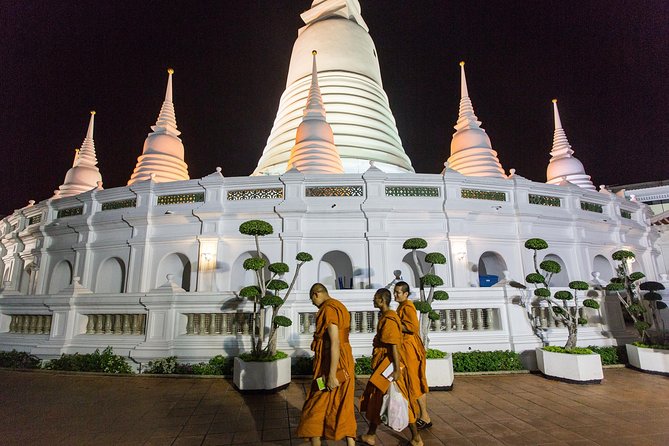 Bangkok by Night: Temples, Markets and Food Tuk-Tuk Tour - Pak Khlong Talat after the daytime rush