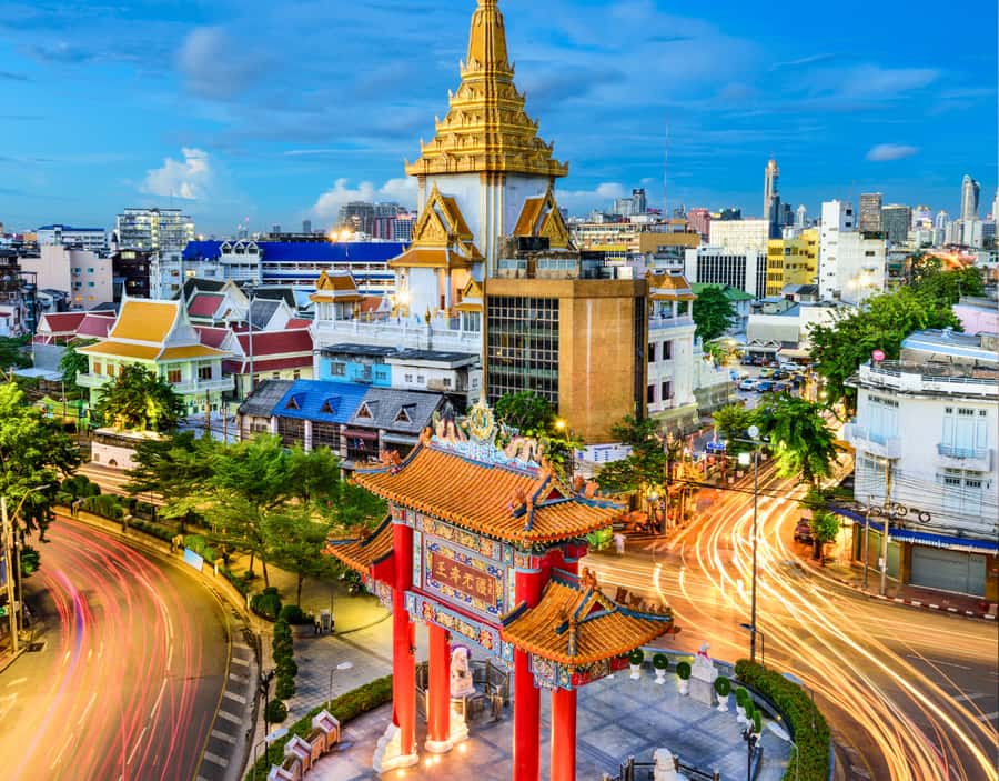 Bangkok: City Highlights & Floating Markets Private Tour - Crossing the Chao Phraya to Wat Arun