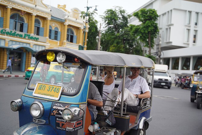 Bangkok: City Highlights Temple and Market Walking Tour - What the $91.15 Price Really Covers
