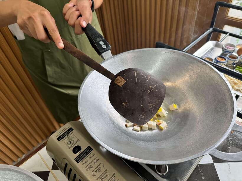 Bangkok Cooking Class : Traditional Thai dishes&Market Trip - Four dishes, one drink, and plenty of hands-on work