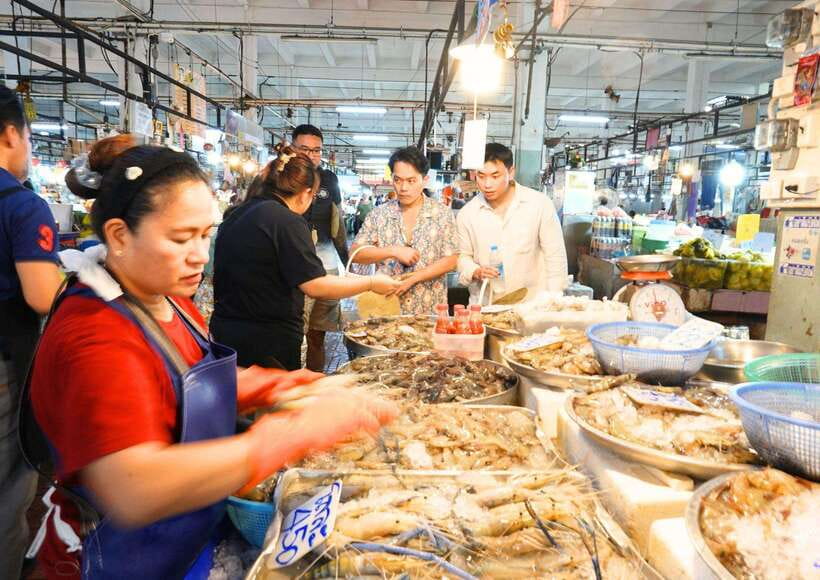 Bangkok: Cooking Class + Tuk Tuk Ride + Market Tour - Prannok Market and the ingredients behind Thai food
